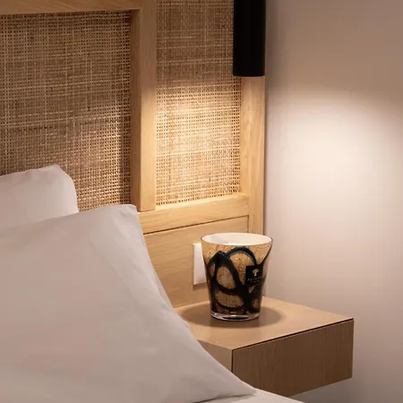 Paradise For Couples, Next To Soothing Waves
