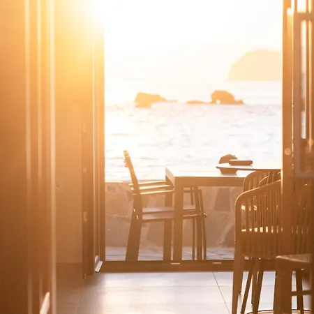 Paradise For Couples, Next To Soothing Waves Galatás